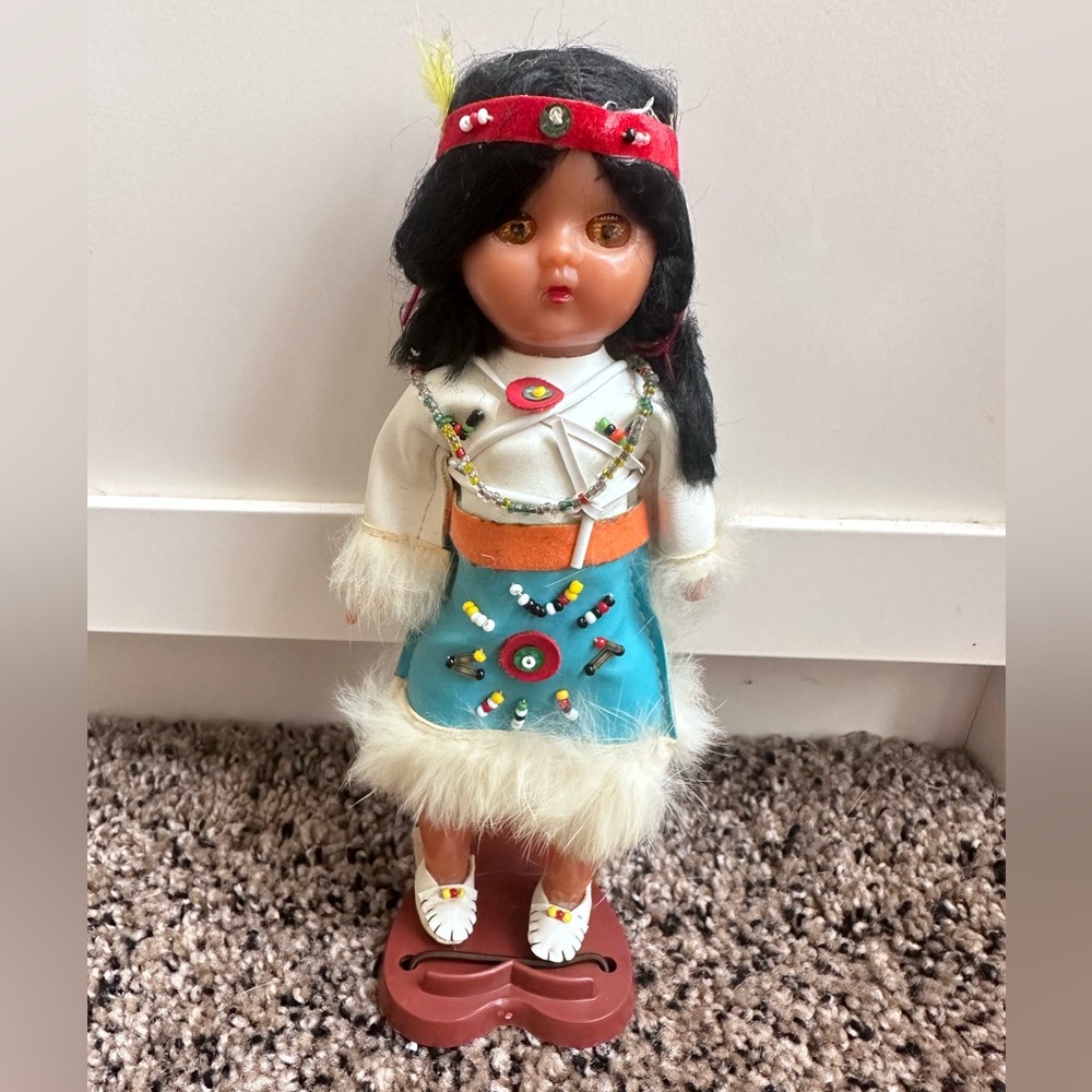 Native American Indian Doll w Papoose Baby Vintage Sleepy Eyes W/ Stand